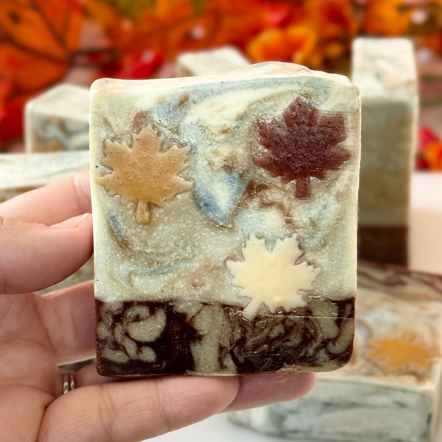 Falling Leaves | Cedarwood • Pine • Bergamot