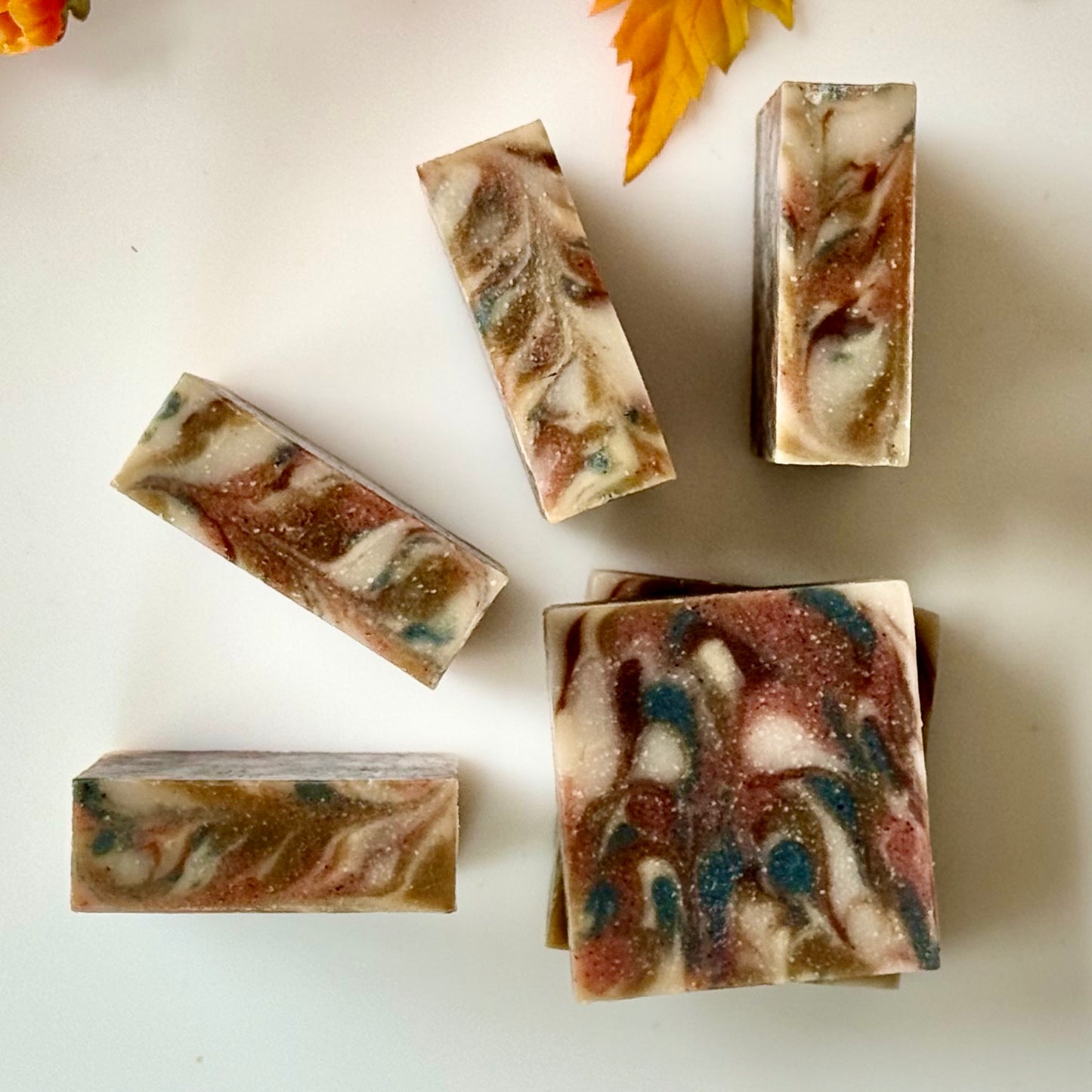 ‘BER Season | Sweet orange • Cedarwood • Copaiba • Fir needle • Cardamom • Cinnamon • Vanilla